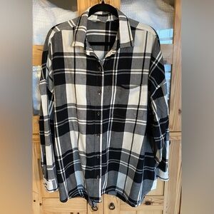 Old Navy Women's Black and White Plaid Button Down Shirt